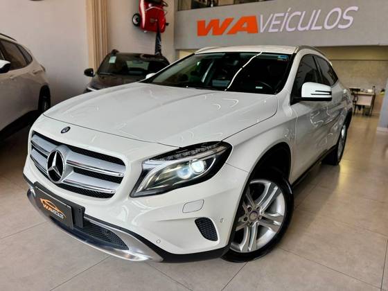 MERCEDES-BENZ GLA 200 1.6 CGI ADVANCE 16V TURBO FLEX 4P AUTOMÁTICO